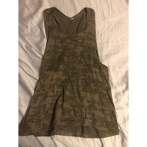 Lululemon camo tank